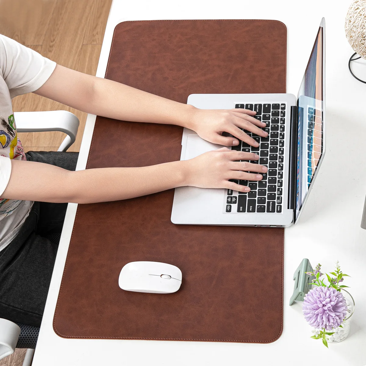وسادة مكتب مقاومة للماء من الب - مراجعة Desk Pad Leather Large وسعره